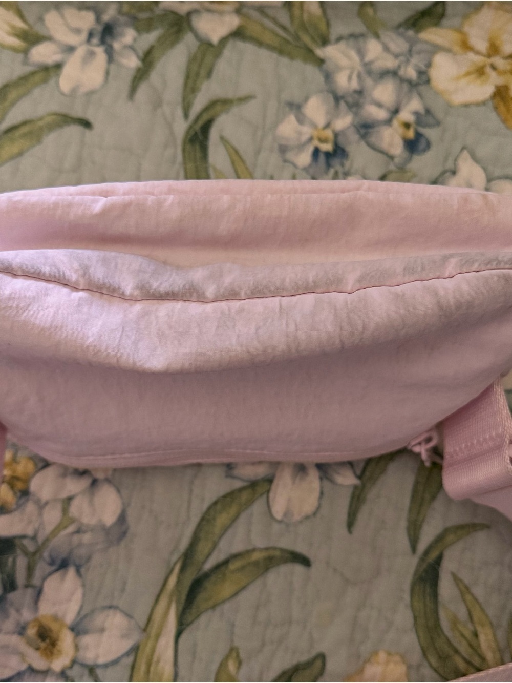 lululemon Pale Pink Everywhere Belt Bag with Gold Logo 1L - Picture 8 of 8